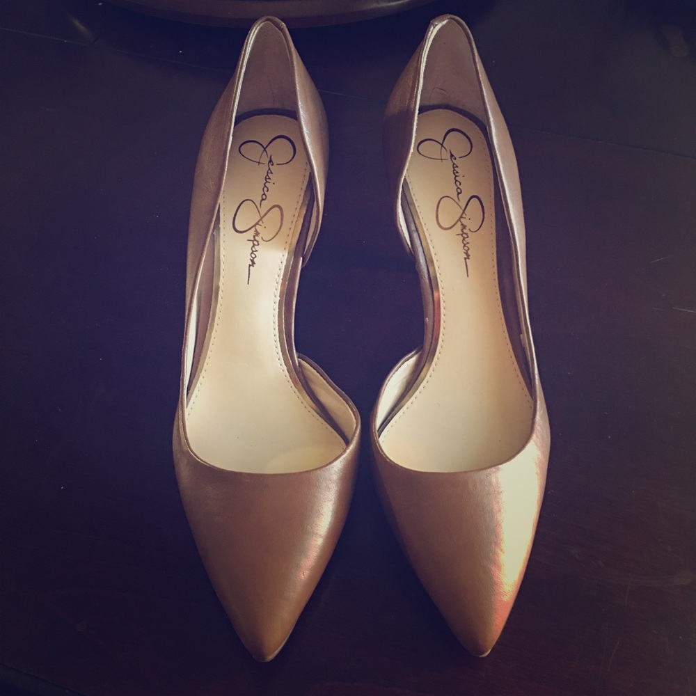 Tan Jessica Simpson pumps